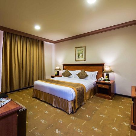 Boudl Al-Morouj Aparthotel Riyadh Bagian luar foto