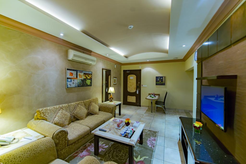 Boudl Al-Morouj Aparthotel Riyadh Bagian luar foto