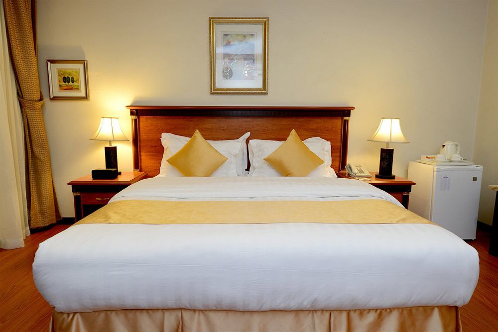Boudl Al-Morouj Aparthotel Riyadh Bagian luar foto